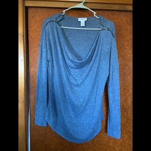 5/$25🌸 Women’s lightweight sweater